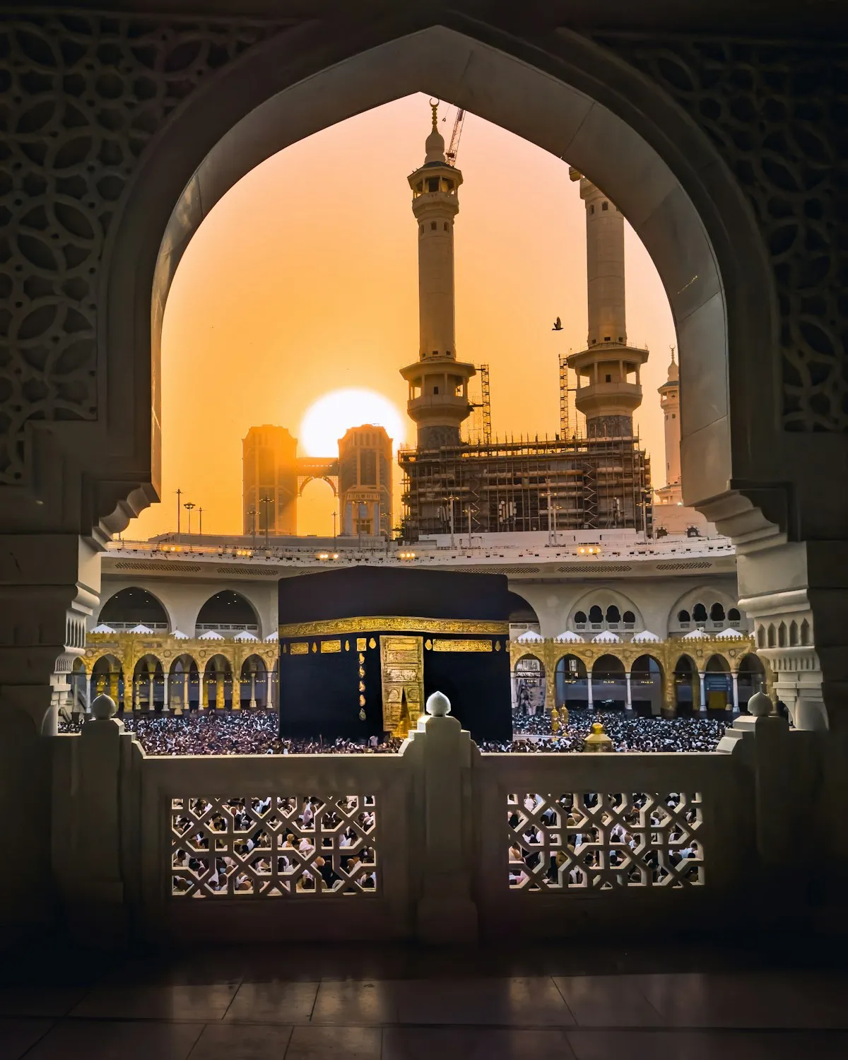 Calm view of the Kaaba at sunset in Masjid al-Haram during off-season Umrah